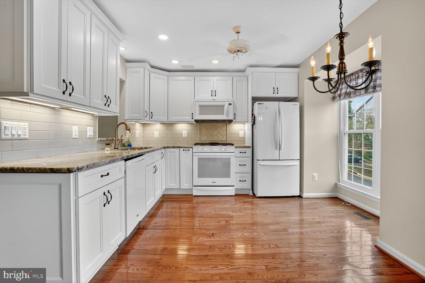 5986 MANORWOOD DR, CENTREVILLE, Virginia 20120, 3 Bedrooms Bedrooms, ,2 BathroomsBathrooms,Residential,For sale,5986 MANORWOOD DR,VAFX2262718 MLS # VAFX2262718
