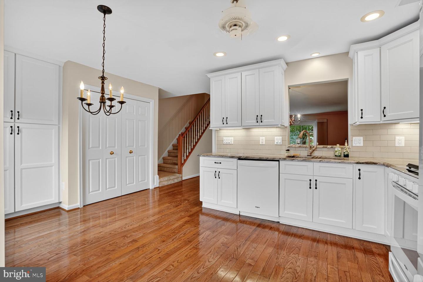 5986 MANORWOOD DR, CENTREVILLE, Virginia 20120, 3 Bedrooms Bedrooms, ,2 BathroomsBathrooms,Residential,For sale,5986 MANORWOOD DR,VAFX2262718 MLS # VAFX2262718