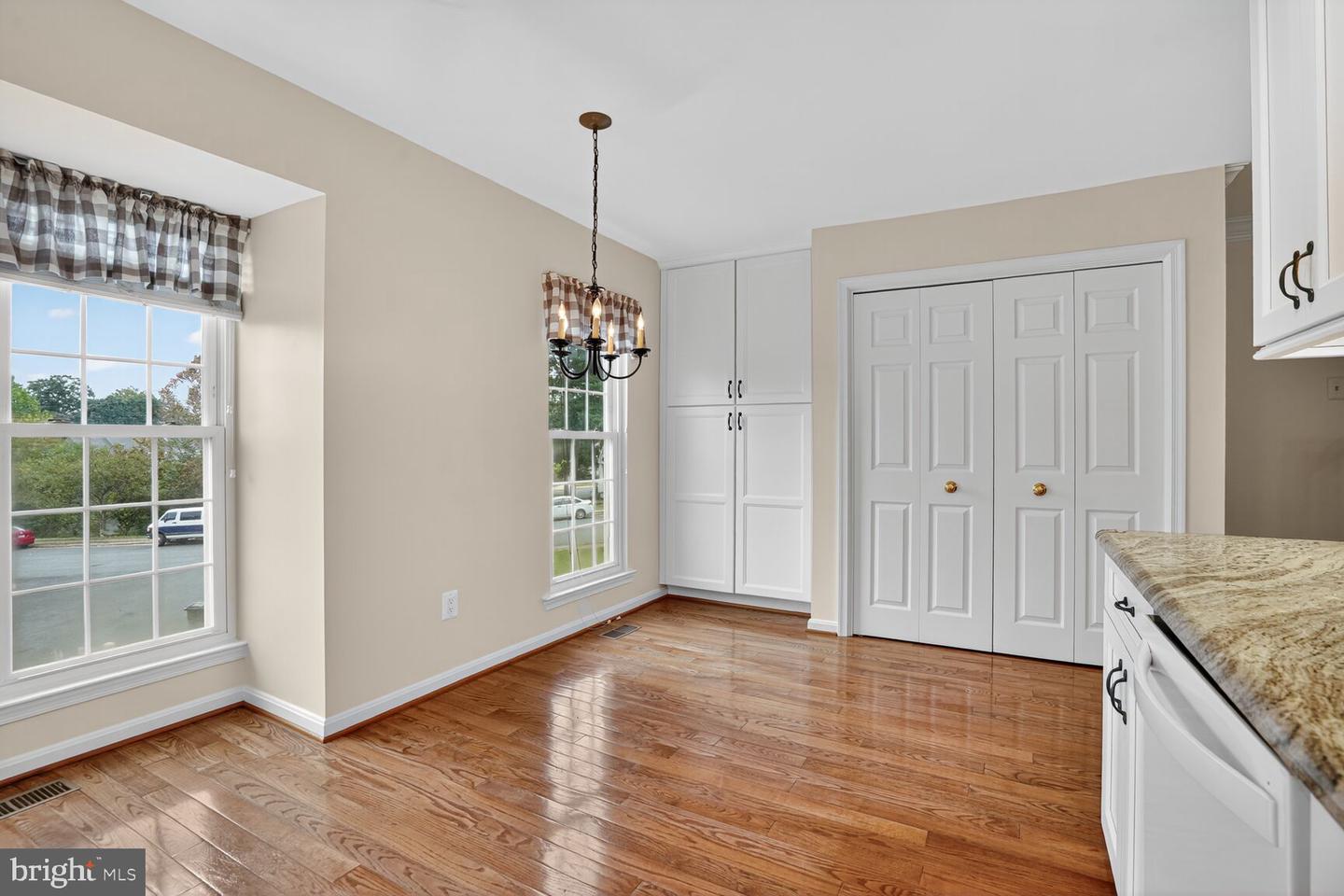 5986 MANORWOOD DR, CENTREVILLE, Virginia 20120, 3 Bedrooms Bedrooms, ,2 BathroomsBathrooms,Residential,For sale,5986 MANORWOOD DR,VAFX2262718 MLS # VAFX2262718