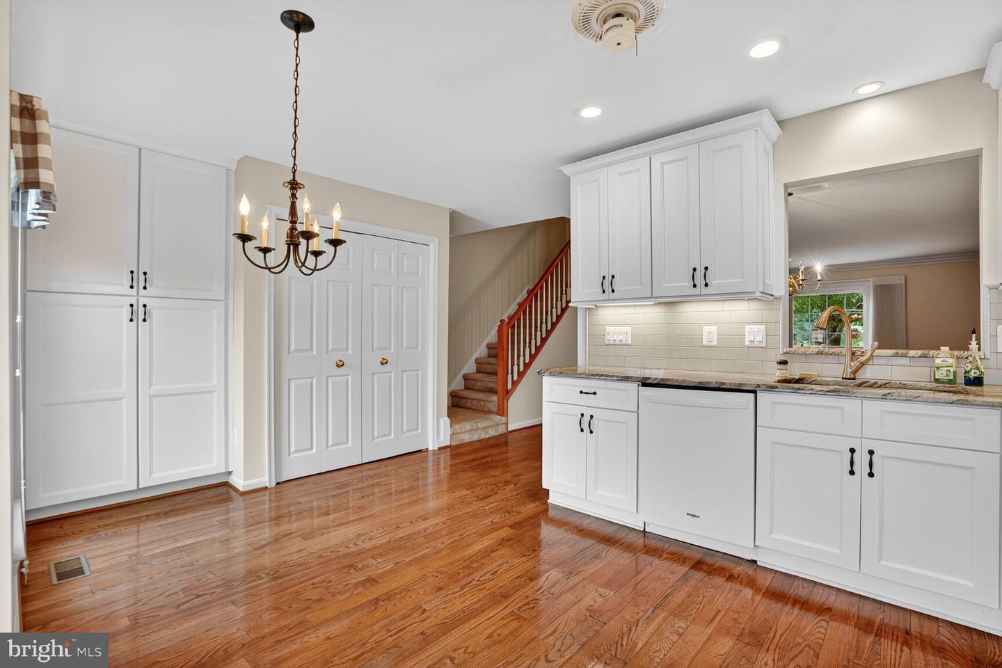 5986 MANORWOOD DR, CENTREVILLE, Virginia 20120, 3 Bedrooms Bedrooms, ,2 BathroomsBathrooms,Residential,For sale,5986 MANORWOOD DR,VAFX2262718 MLS # VAFX2262718