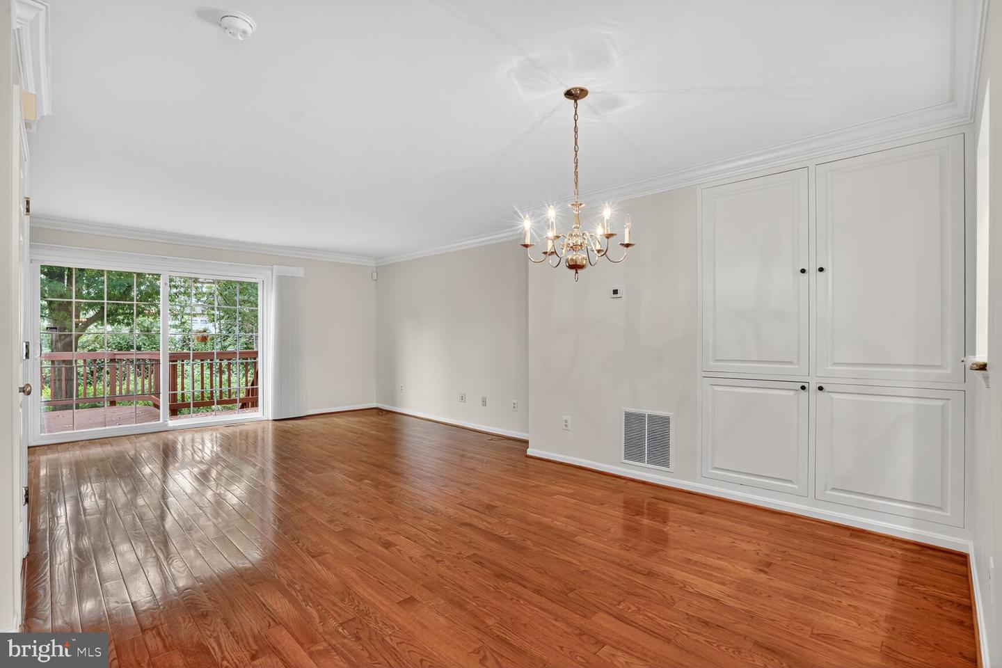 5986 MANORWOOD DR, CENTREVILLE, Virginia 20120, 3 Bedrooms Bedrooms, ,2 BathroomsBathrooms,Residential,For sale,5986 MANORWOOD DR,VAFX2262718 MLS # VAFX2262718