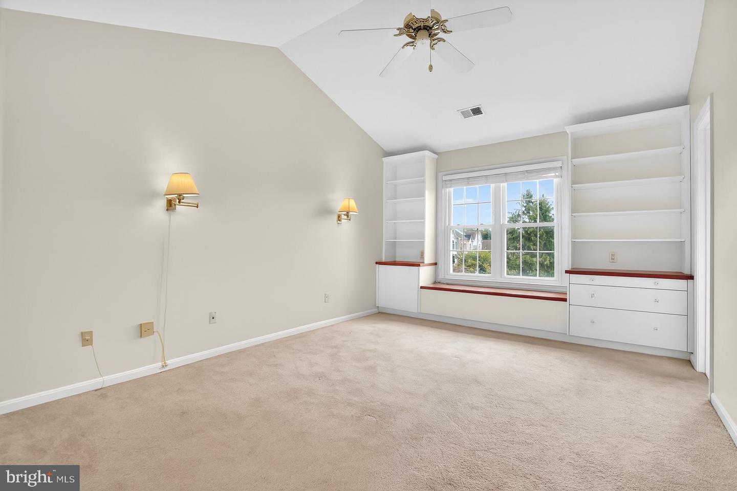 5986 MANORWOOD DR, CENTREVILLE, Virginia 20120, 3 Bedrooms Bedrooms, ,2 BathroomsBathrooms,Residential,For sale,5986 MANORWOOD DR,VAFX2262718 MLS # VAFX2262718