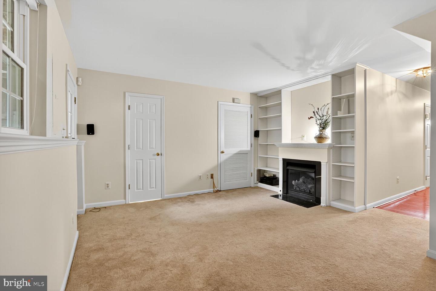 5986 MANORWOOD DR, CENTREVILLE, Virginia 20120, 3 Bedrooms Bedrooms, ,2 BathroomsBathrooms,Residential,For sale,5986 MANORWOOD DR,VAFX2262718 MLS # VAFX2262718