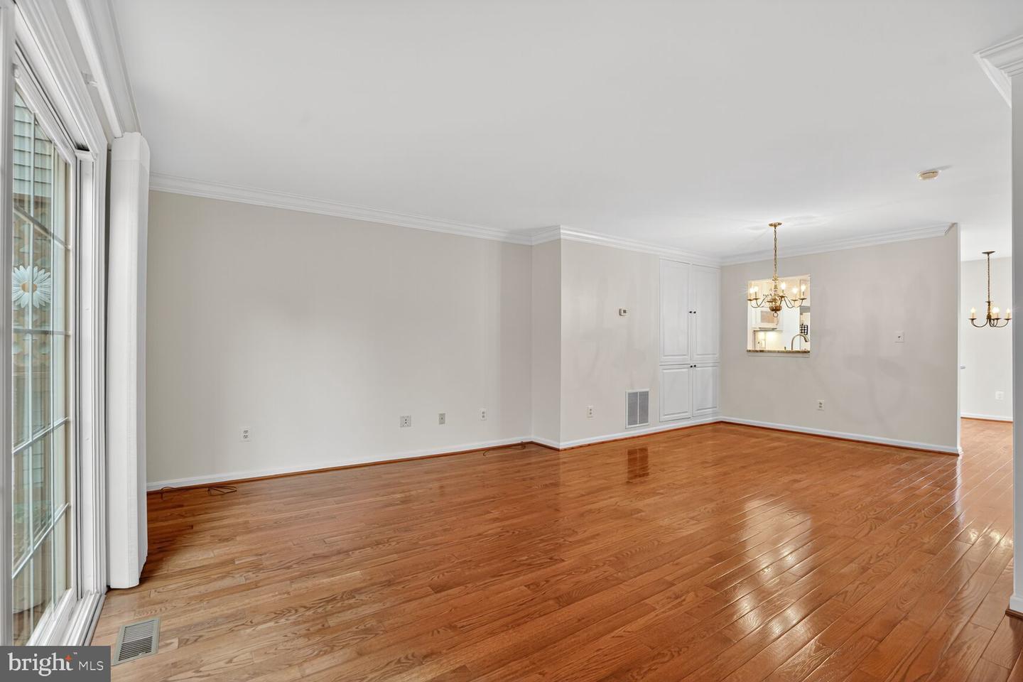 5986 MANORWOOD DR, CENTREVILLE, Virginia 20120, 3 Bedrooms Bedrooms, ,2 BathroomsBathrooms,Residential,For sale,5986 MANORWOOD DR,VAFX2262718 MLS # VAFX2262718