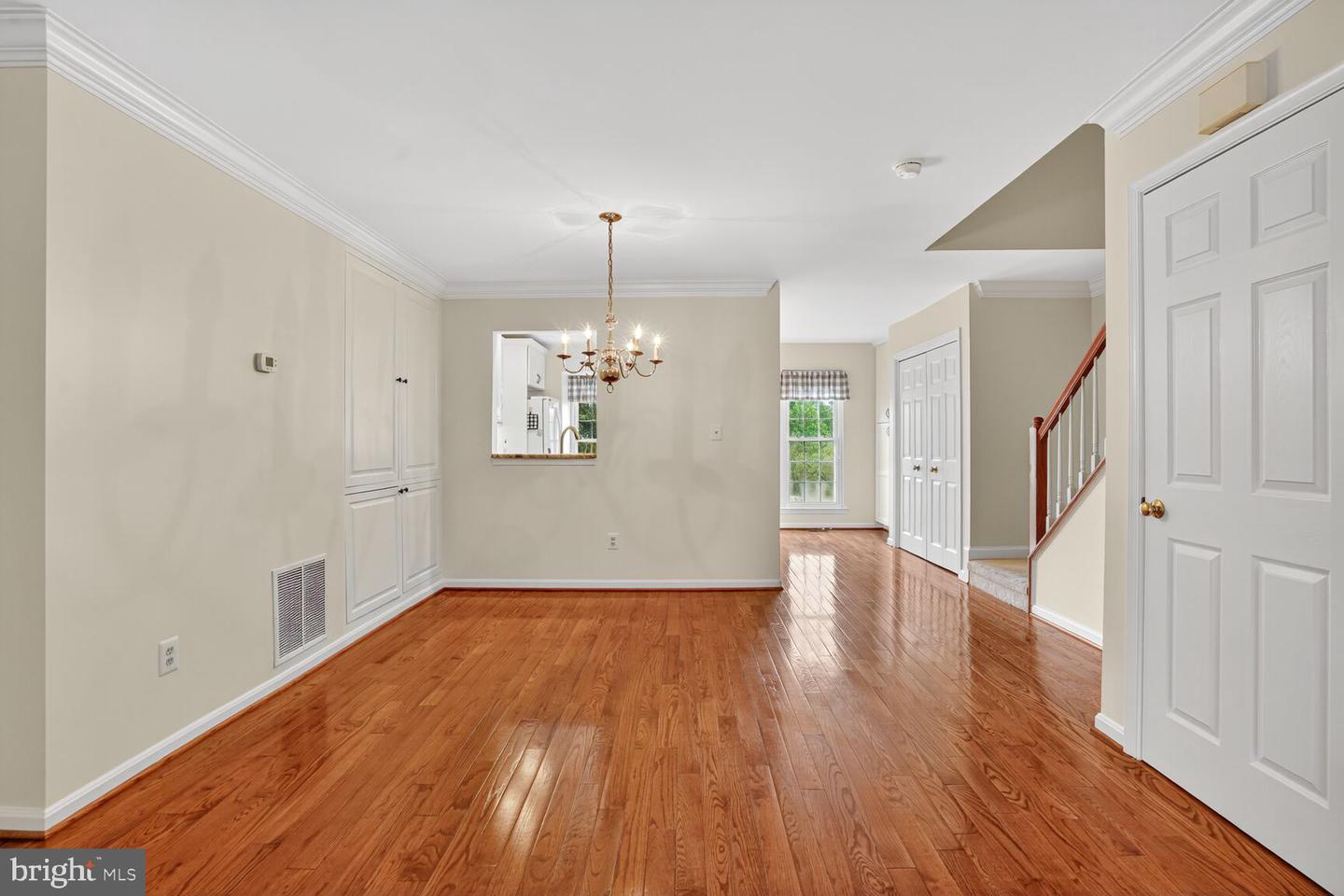 5986 MANORWOOD DR, CENTREVILLE, Virginia 20120, 3 Bedrooms Bedrooms, ,2 BathroomsBathrooms,Residential,For sale,5986 MANORWOOD DR,VAFX2262718 MLS # VAFX2262718