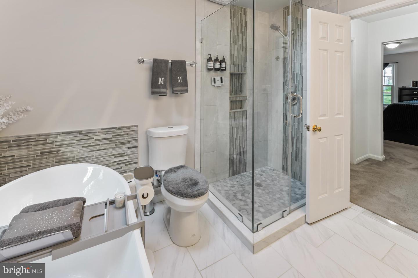 4082 WESTWIND DR, WOODBRIDGE, Virginia 22193, 5 Bedrooms Bedrooms, 9 Rooms Rooms,3 BathroomsBathrooms,Residential,For sale,4082 WESTWIND DR,VAPW2103340 MLS # VAPW2103340