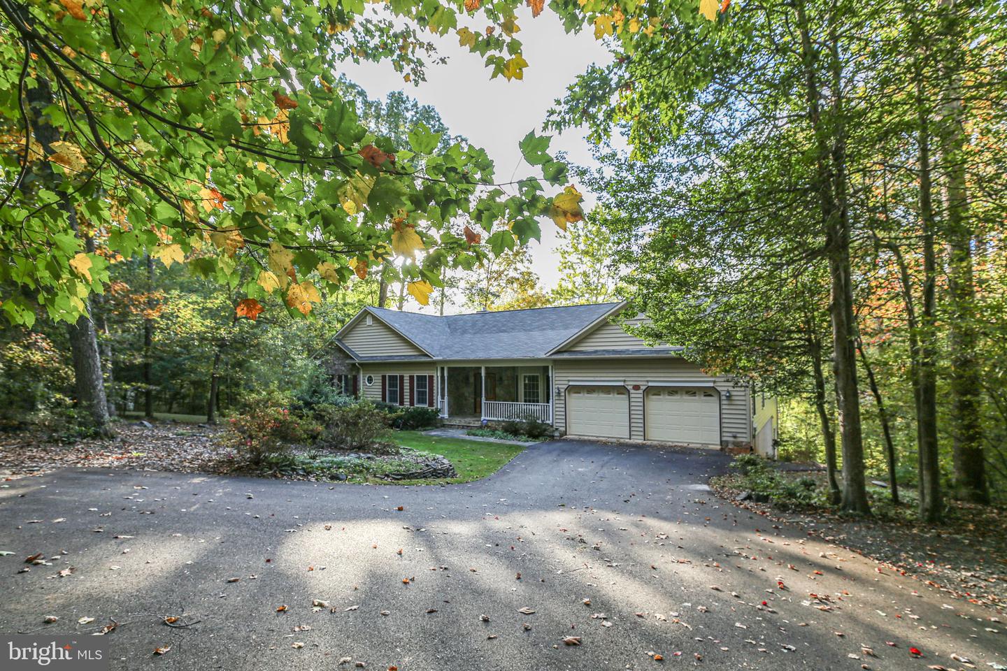 12805 LAKE WILDERNESS LN, SPOTSYLVANIA, Virginia 22551, 3 Bedrooms Bedrooms, ,3 BathroomsBathrooms,Residential,For sale,12805 LAKE WILDERNESS LN,VASP2036376 MLS # VASP2036376