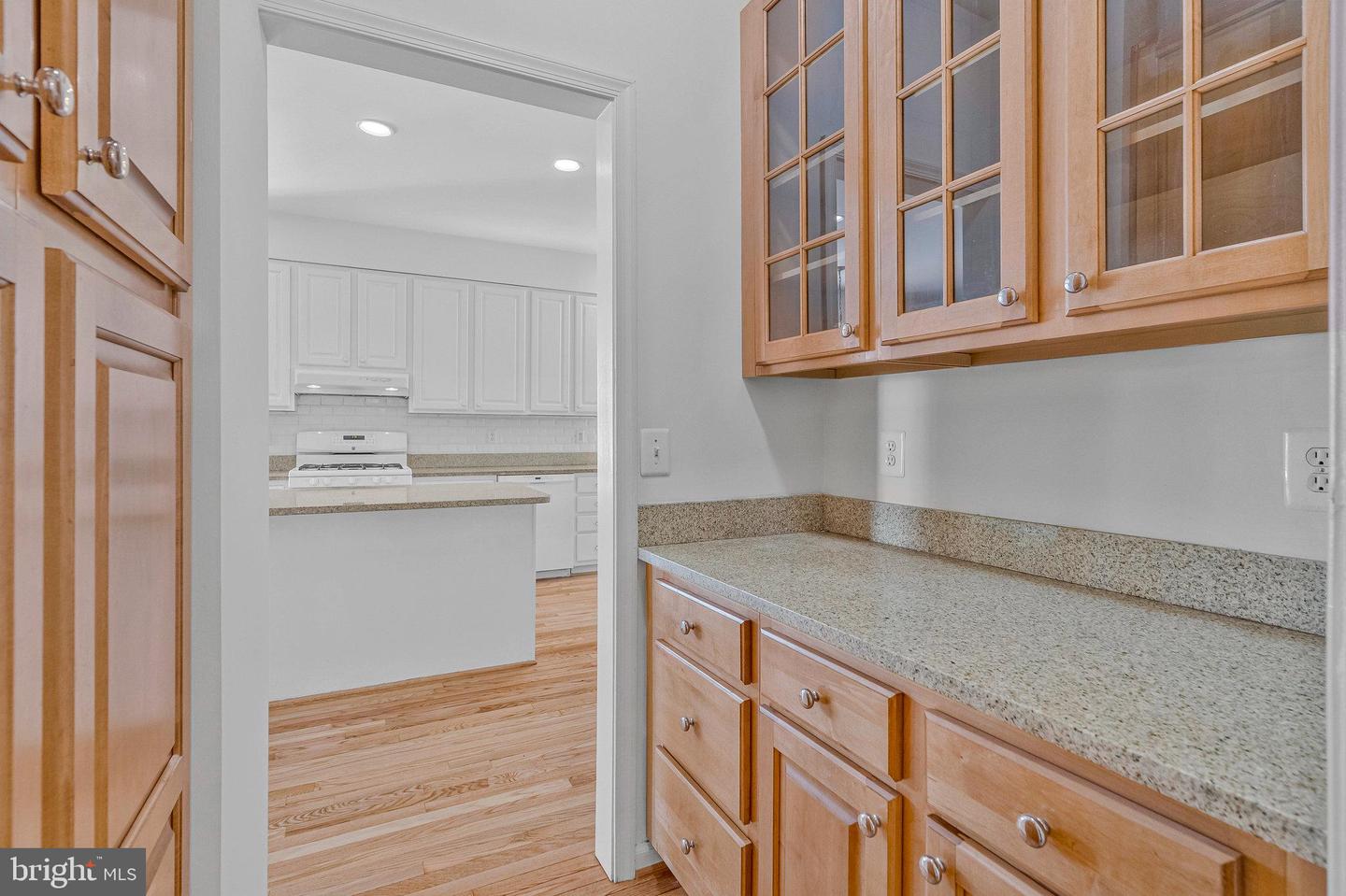 4401 SHIRLEY GATE, FAIRFAX, Virginia 22030, 6 Bedrooms Bedrooms, ,4 BathroomsBathrooms,Residential,For sale,4401 SHIRLEY GATE,VAFX2270720 MLS # VAFX2270720