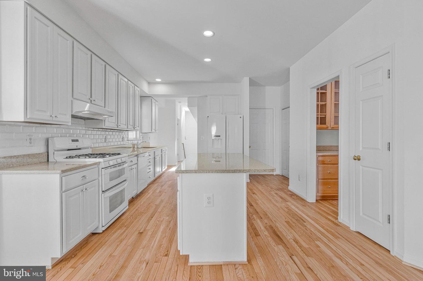 4401 SHIRLEY GATE, FAIRFAX, Virginia 22030, 6 Bedrooms Bedrooms, ,4 BathroomsBathrooms,Residential,For sale,4401 SHIRLEY GATE,VAFX2270720 MLS # VAFX2270720