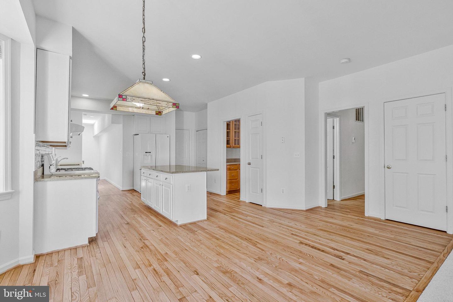 4401 SHIRLEY GATE, FAIRFAX, Virginia 22030, 6 Bedrooms Bedrooms, ,4 BathroomsBathrooms,Residential,For sale,4401 SHIRLEY GATE,VAFX2270720 MLS # VAFX2270720