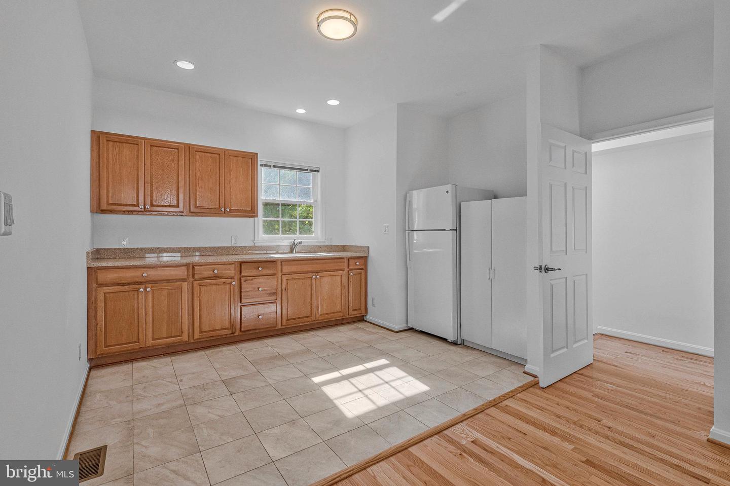 4401 SHIRLEY GATE, FAIRFAX, Virginia 22030, 6 Bedrooms Bedrooms, ,4 BathroomsBathrooms,Residential,For sale,4401 SHIRLEY GATE,VAFX2270720 MLS # VAFX2270720
