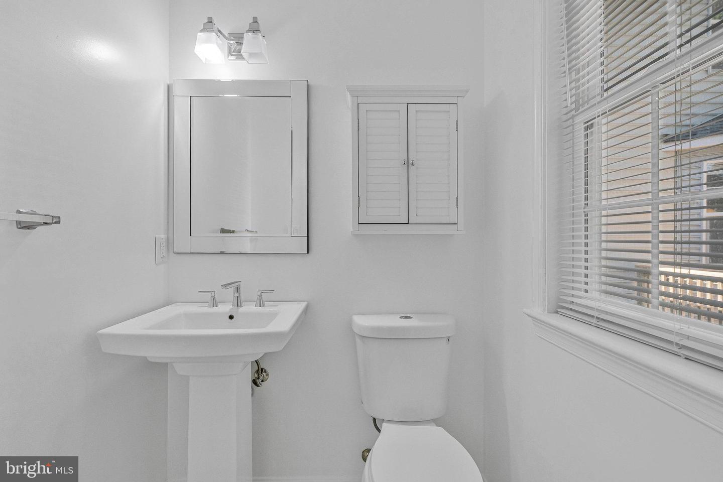 4401 SHIRLEY GATE, FAIRFAX, Virginia 22030, 6 Bedrooms Bedrooms, ,4 BathroomsBathrooms,Residential,For sale,4401 SHIRLEY GATE,VAFX2270720 MLS # VAFX2270720