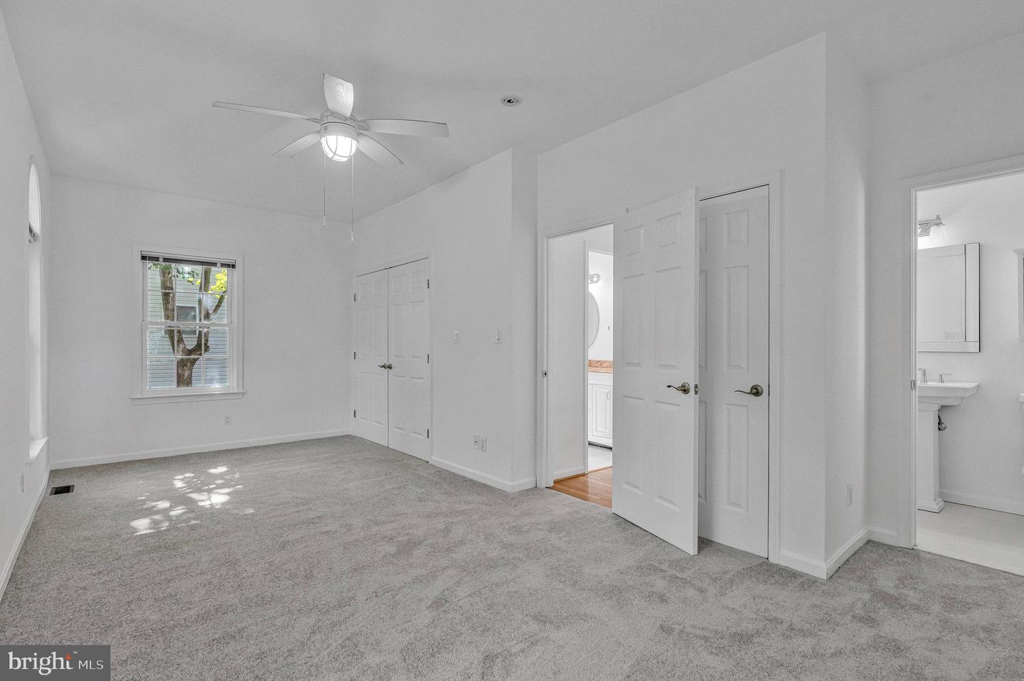 4401 SHIRLEY GATE, FAIRFAX, Virginia 22030, 6 Bedrooms Bedrooms, ,4 BathroomsBathrooms,Residential,For sale,4401 SHIRLEY GATE,VAFX2270720 MLS # VAFX2270720