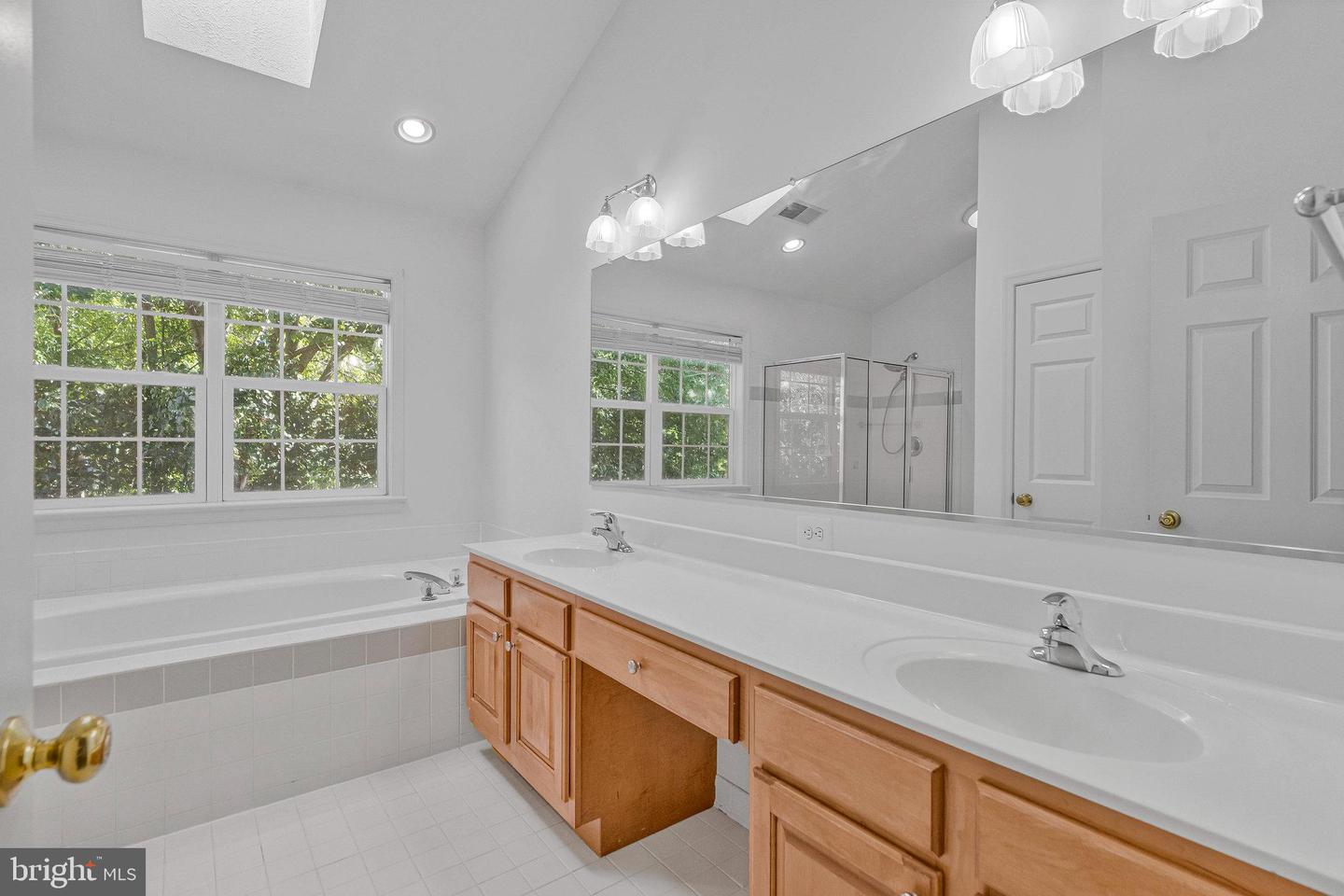 4401 SHIRLEY GATE, FAIRFAX, Virginia 22030, 6 Bedrooms Bedrooms, ,4 BathroomsBathrooms,Residential,For sale,4401 SHIRLEY GATE,VAFX2270720 MLS # VAFX2270720