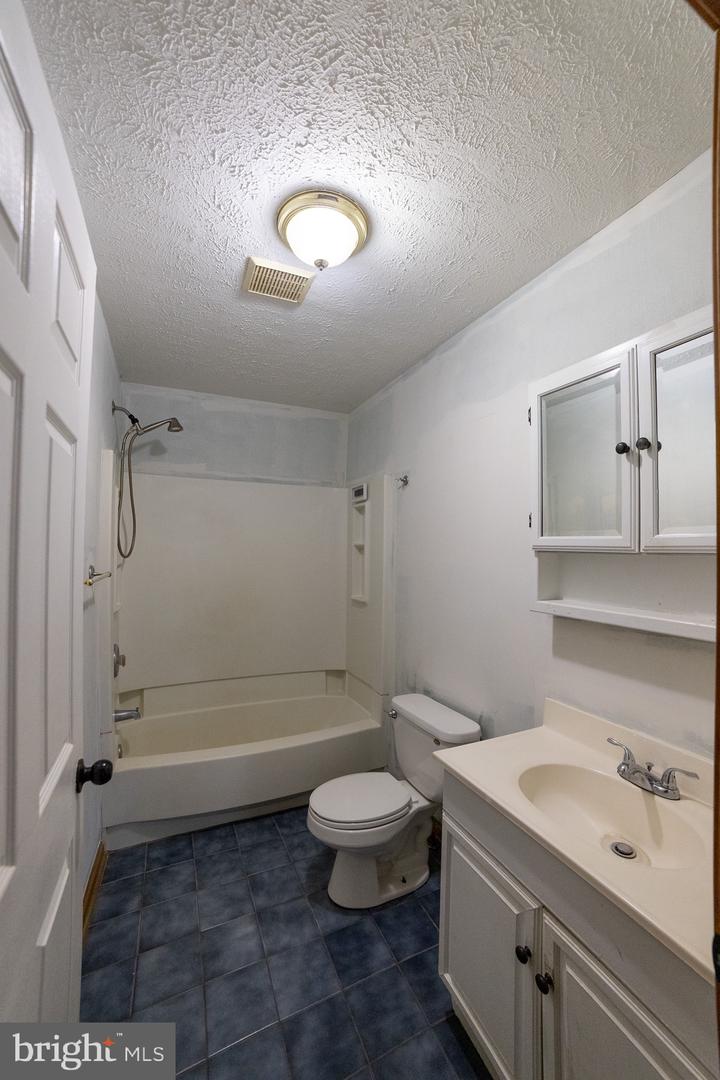 59 VALLEY OVERLOOK CT, STRASBURG, Virginia 22657, 3 Bedrooms Bedrooms, ,3 BathroomsBathrooms,Residential,For sale,59 VALLEY OVERLOOK CT,VAWR2012496 MLS # VAWR2012496