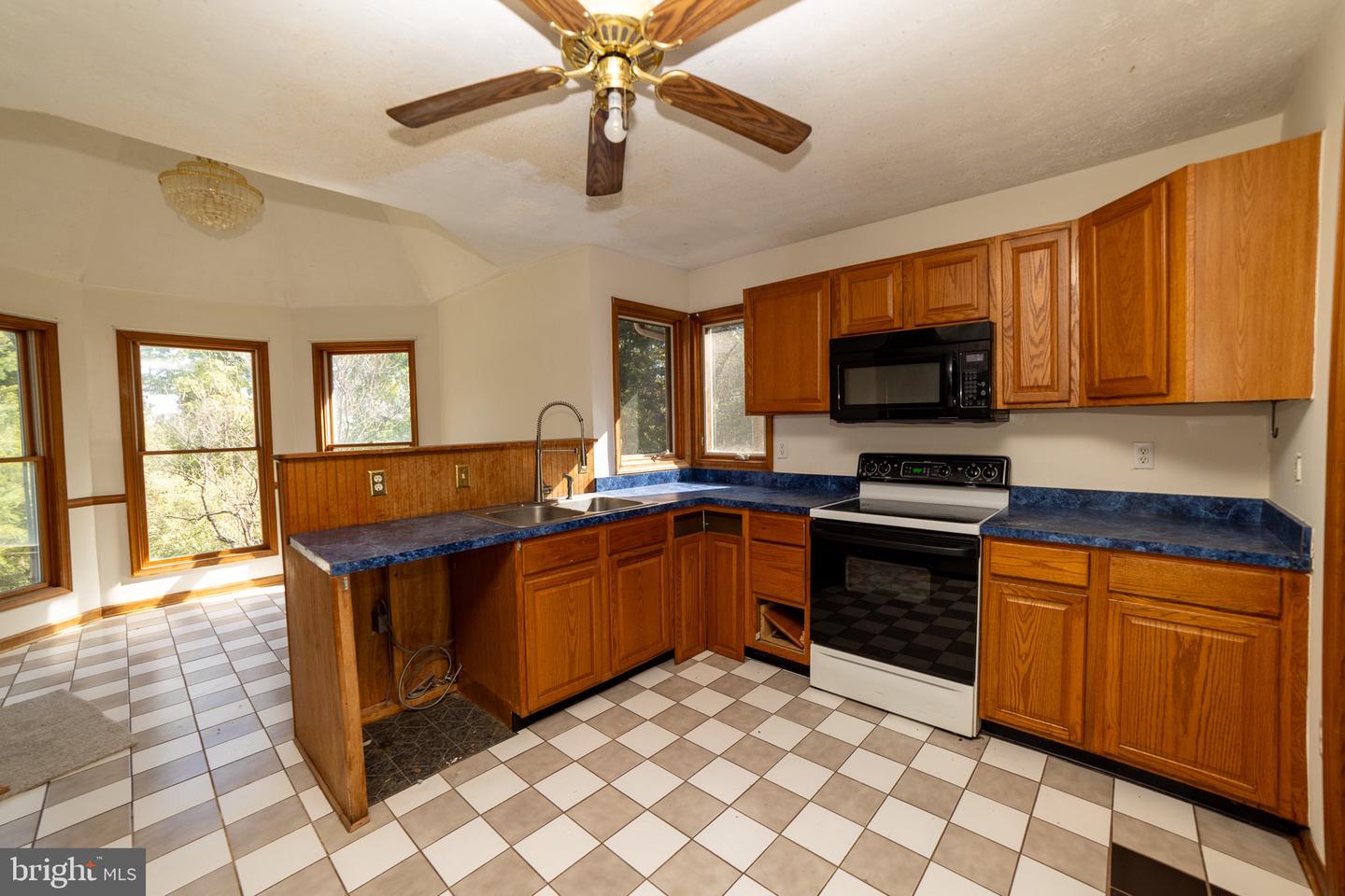 59 VALLEY OVERLOOK CT, STRASBURG, Virginia 22657, 3 Bedrooms Bedrooms, ,3 BathroomsBathrooms,Residential,For sale,59 VALLEY OVERLOOK CT,VAWR2012496 MLS # VAWR2012496