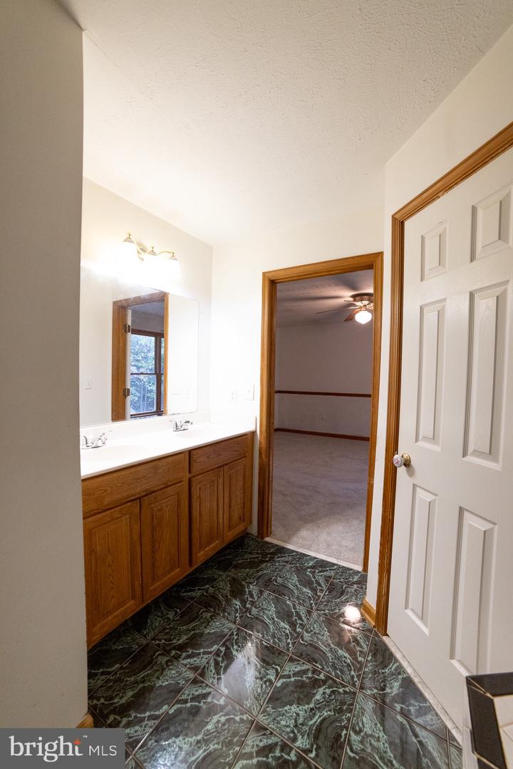 59 VALLEY OVERLOOK CT, STRASBURG, Virginia 22657, 3 Bedrooms Bedrooms, ,3 BathroomsBathrooms,Residential,For sale,59 VALLEY OVERLOOK CT,VAWR2012496 MLS # VAWR2012496