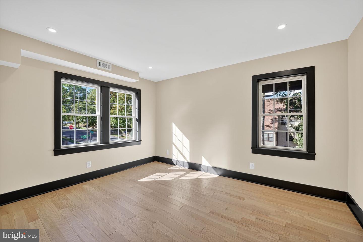 1400 NEWTON ST NE, WASHINGTON, District Of Columbia 20017, 5 Bedrooms Bedrooms, ,5 BathroomsBathrooms,Residential,For sale,1400 NEWTON ST NE,DCDC2226106 MLS # DCDC2226106