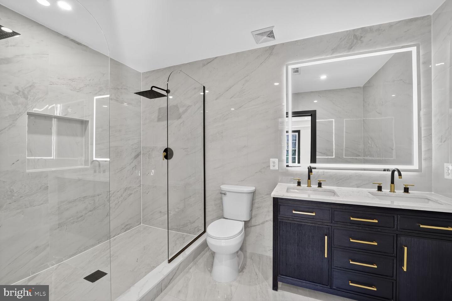 1400 NEWTON ST NE, WASHINGTON, District Of Columbia 20017, 5 Bedrooms Bedrooms, ,5 BathroomsBathrooms,Residential,For sale,1400 NEWTON ST NE,DCDC2226106 MLS # DCDC2226106