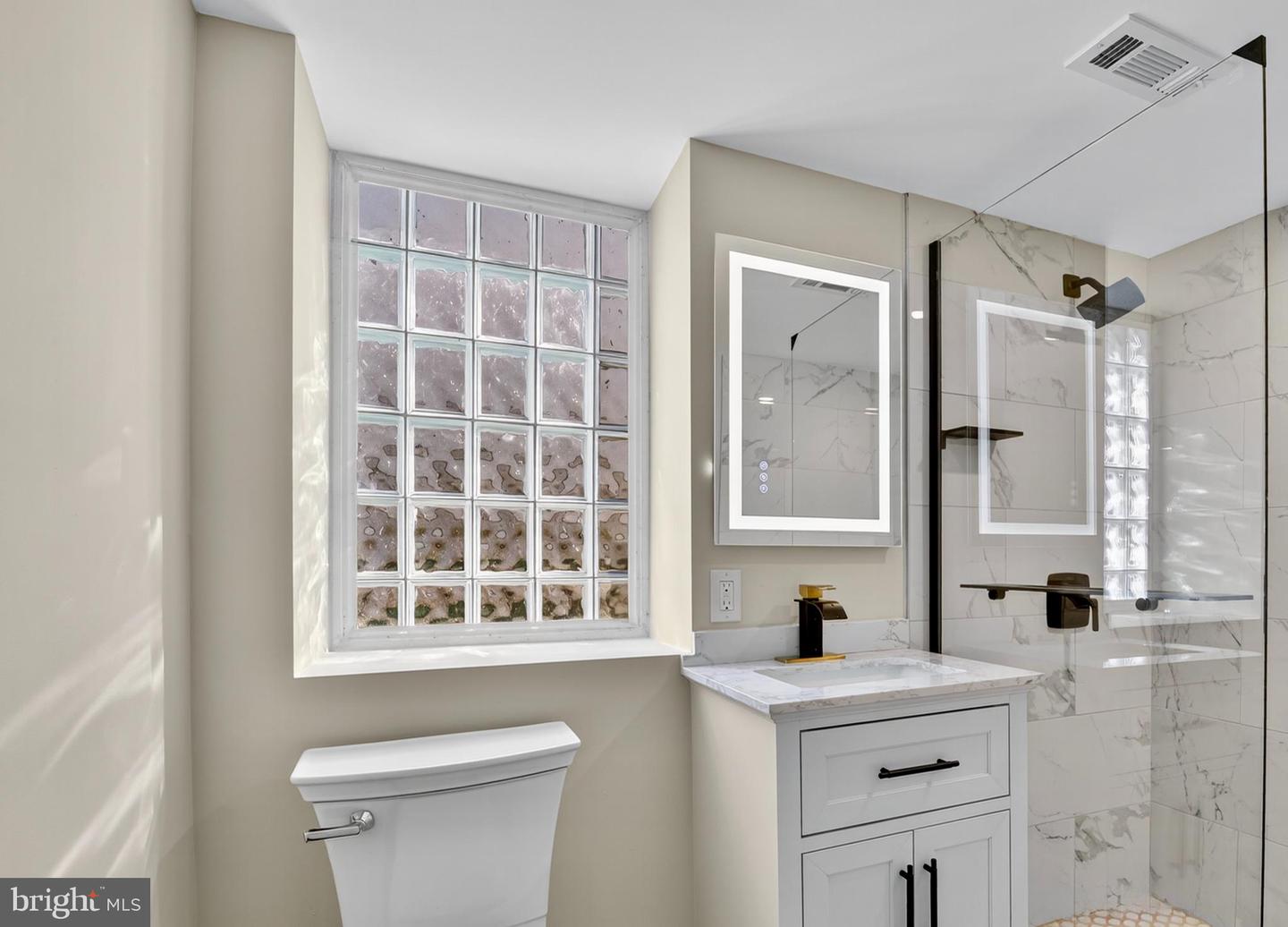 1400 NEWTON ST NE, WASHINGTON, District Of Columbia 20017, 5 Bedrooms Bedrooms, ,5 BathroomsBathrooms,Residential,For sale,1400 NEWTON ST NE,DCDC2226106 MLS # DCDC2226106