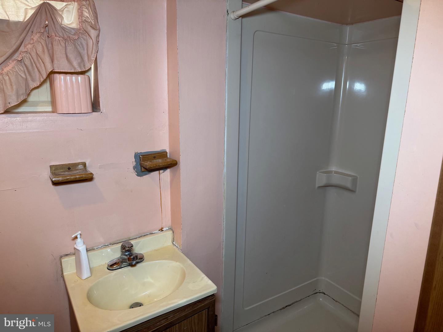 3229 12TH PL SE, WASHINGTON, District Of Columbia 20032, 2 Bedrooms Bedrooms, 20 Rooms Rooms,2 BathroomsBathrooms,Residential,For sale,3229 12TH PL SE,DCDC2226218 MLS # DCDC2226218