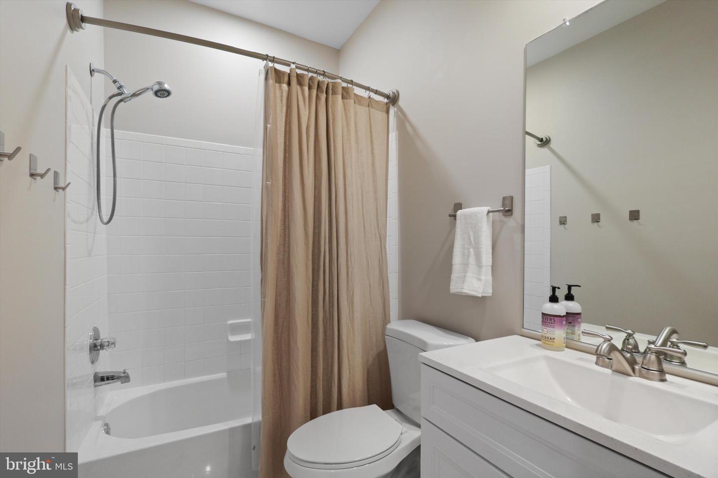 6485 WATERFIELD RD, ALEXANDRIA, Virginia 22315, 3 Bedrooms Bedrooms, ,3 BathroomsBathrooms,Residential,For sale,6485 WATERFIELD RD,VAFX2273474 MLS # VAFX2273474