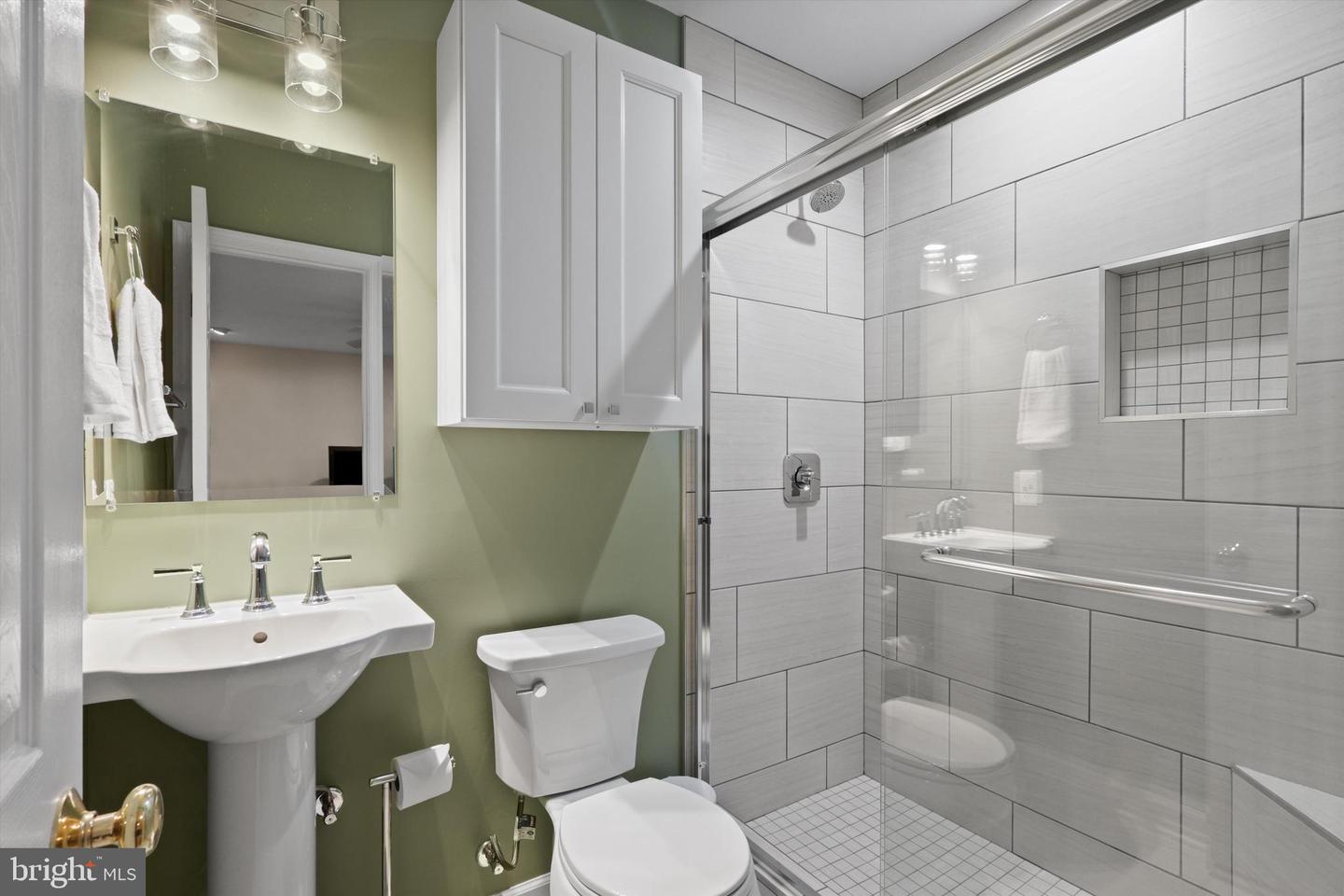 6485 WATERFIELD RD, ALEXANDRIA, Virginia 22315, 3 Bedrooms Bedrooms, ,3 BathroomsBathrooms,Residential,For sale,6485 WATERFIELD RD,VAFX2273474 MLS # VAFX2273474