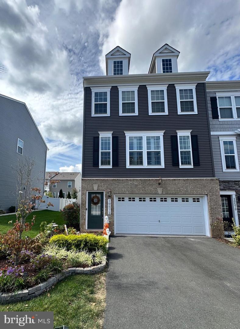 10572 WATERBURY WOODS WAY, MANASSAS, Virginia 20112, 4 Bedrooms Bedrooms, ,3 BathroomsBathrooms,Residential,For sale,10572 WATERBURY WOODS WAY,VAPW2105752 MLS # VAPW2105752
