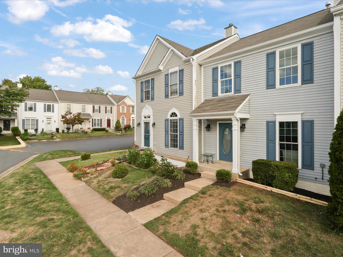 4019 KIMBERLEY GLEN CT, CHANTILLY, Virginia 20151, 3 Bedrooms Bedrooms, ,3 BathroomsBathrooms,Residential,For sale,4019 KIMBERLEY GLEN CT,VAFX2273654 MLS # VAFX2273654 4019 KIMBERLEY GLEN CT, CHANTILLY, Virginia 20151, 3 Bedrooms Bedrooms, ,3 BathroomsBathrooms,Residential,For sale,4019 KIMBERLEY GLEN CT,VAFX2273654 MLS # VAFX2273654