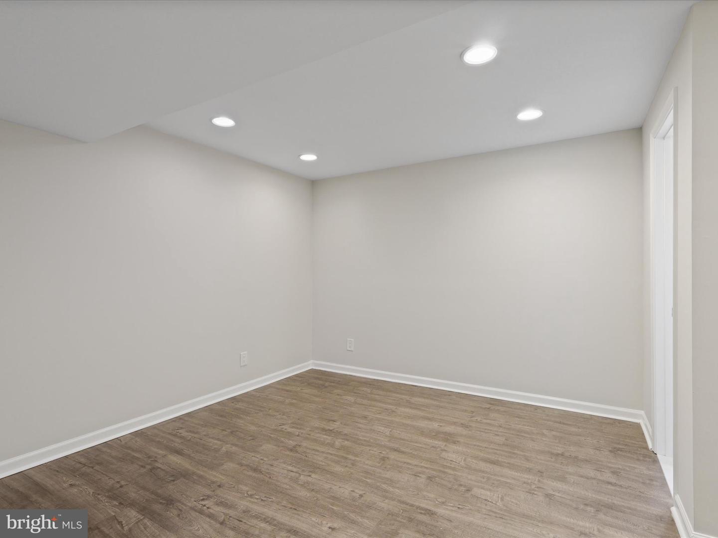 4019 KIMBERLEY GLEN CT, CHANTILLY, Virginia 20151, 3 Bedrooms Bedrooms, ,3 BathroomsBathrooms,Residential,For sale,4019 KIMBERLEY GLEN CT,VAFX2273654 MLS # VAFX2273654 4019 KIMBERLEY GLEN CT, CHANTILLY, Virginia 20151, 3 Bedrooms Bedrooms, ,3 BathroomsBathrooms,Residential,For sale,4019 KIMBERLEY GLEN CT,VAFX2273654 MLS # VAFX2273654