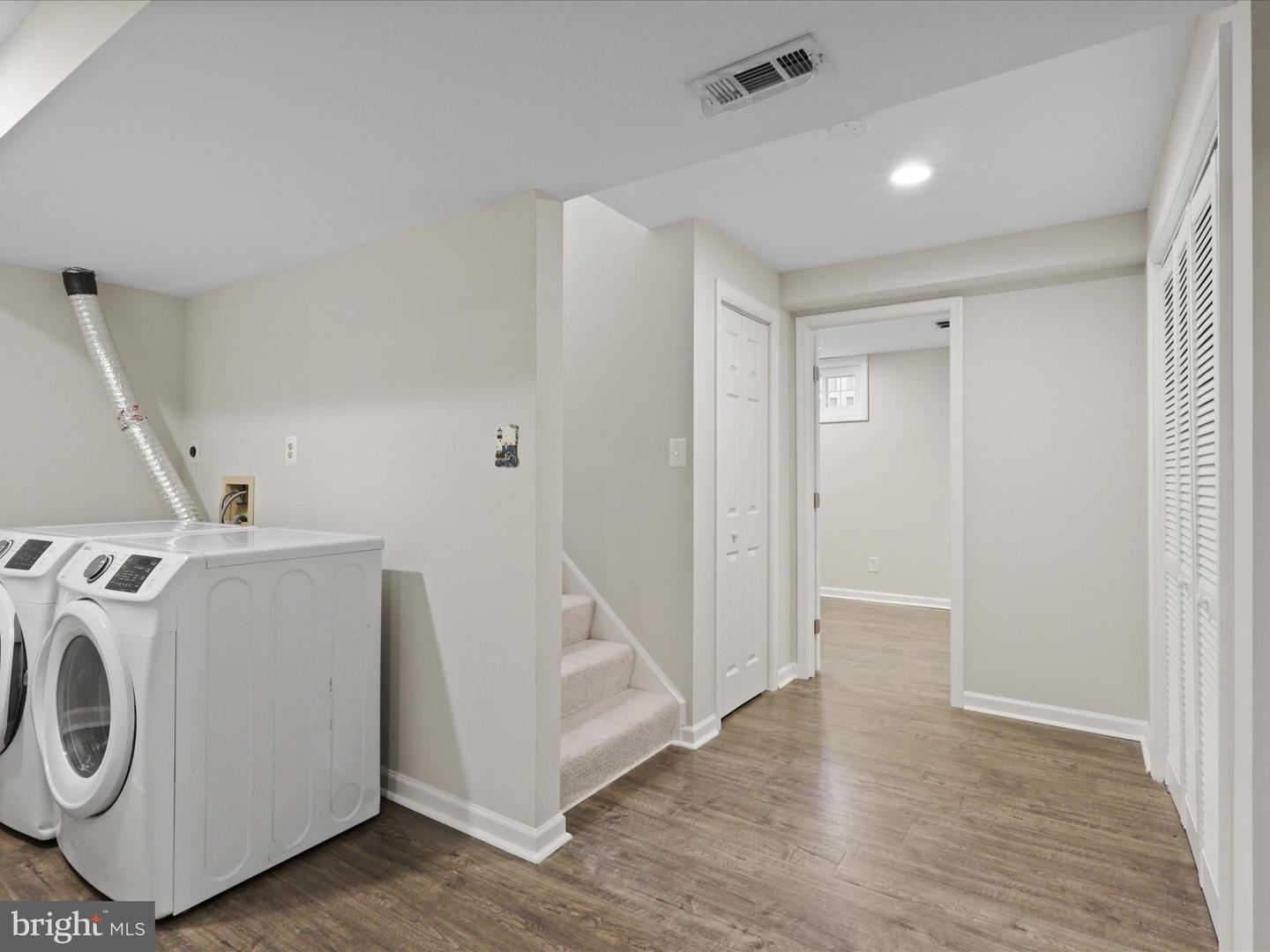 4019 KIMBERLEY GLEN CT, CHANTILLY, Virginia 20151, 3 Bedrooms Bedrooms, ,3 BathroomsBathrooms,Residential,For sale,4019 KIMBERLEY GLEN CT,VAFX2273654 MLS # VAFX2273654 4019 KIMBERLEY GLEN CT, CHANTILLY, Virginia 20151, 3 Bedrooms Bedrooms, ,3 BathroomsBathrooms,Residential,For sale,4019 KIMBERLEY GLEN CT,VAFX2273654 MLS # VAFX2273654