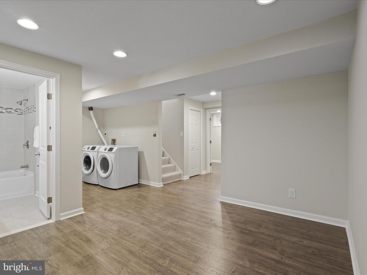 4019 KIMBERLEY GLEN CT, CHANTILLY, Virginia 20151, 3 Bedrooms Bedrooms, ,3 BathroomsBathrooms,Residential,For sale,4019 KIMBERLEY GLEN CT,VAFX2273654 MLS # VAFX2273654 4019 KIMBERLEY GLEN CT, CHANTILLY, Virginia 20151, 3 Bedrooms Bedrooms, ,3 BathroomsBathrooms,Residential,For sale,4019 KIMBERLEY GLEN CT,VAFX2273654 MLS # VAFX2273654