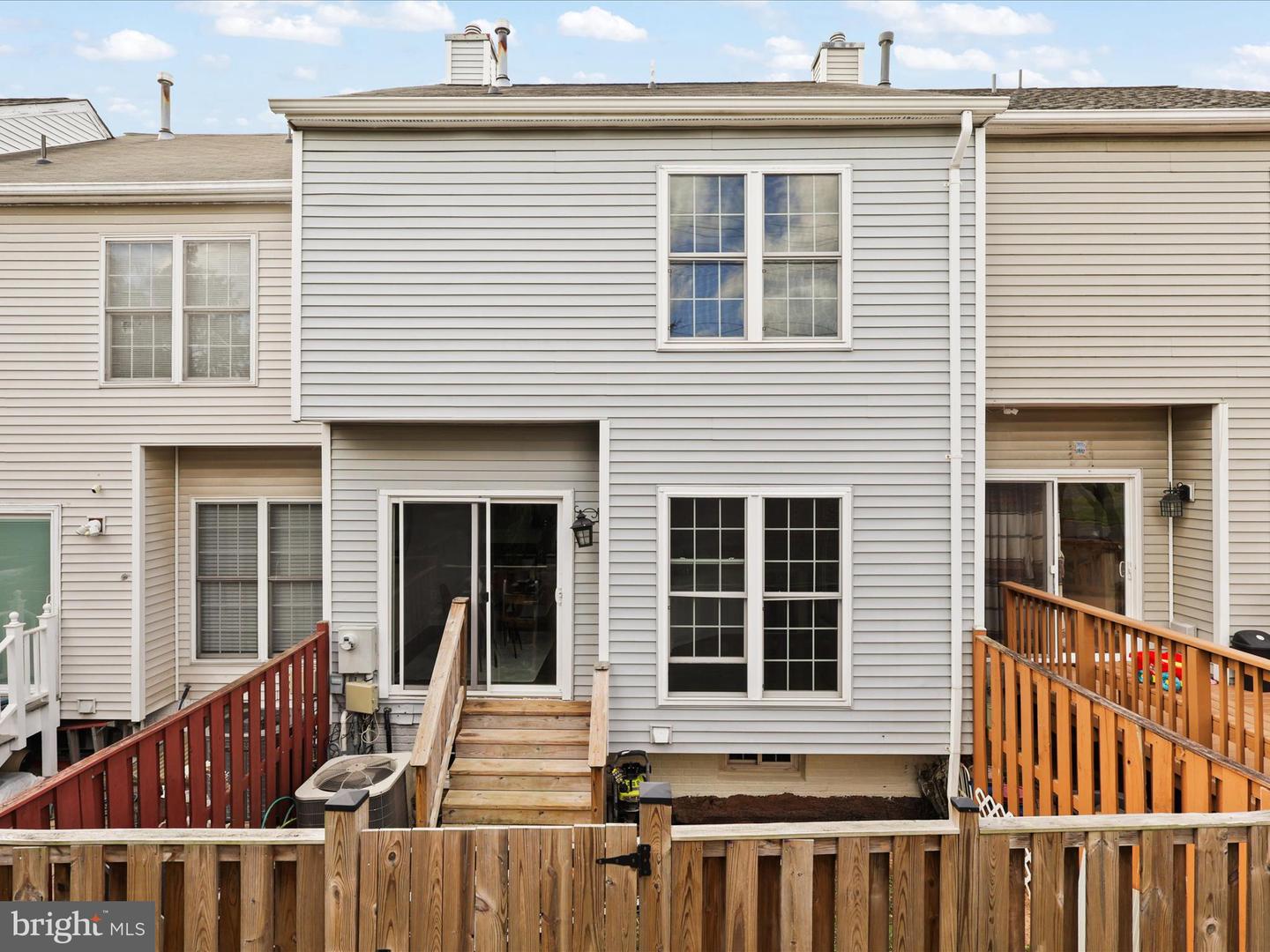 4019 KIMBERLEY GLEN CT, CHANTILLY, Virginia 20151, 3 Bedrooms Bedrooms, ,3 BathroomsBathrooms,Residential,For sale,4019 KIMBERLEY GLEN CT,VAFX2273654 MLS # VAFX2273654 4019 KIMBERLEY GLEN CT, CHANTILLY, Virginia 20151, 3 Bedrooms Bedrooms, ,3 BathroomsBathrooms,Residential,For sale,4019 KIMBERLEY GLEN CT,VAFX2273654 MLS # VAFX2273654