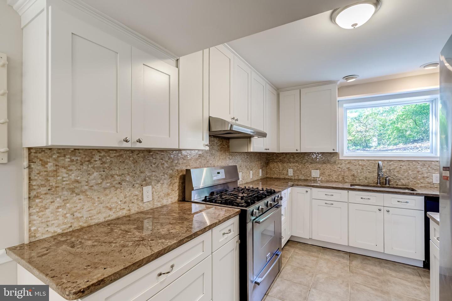 8817 GATESHEAD RD, ALEXANDRIA, Virginia 22309, 4 Bedrooms Bedrooms, ,4 BathroomsBathrooms,Residential,For sale,8817 GATESHEAD RD,VAFX2273778 MLS # VAFX2273778