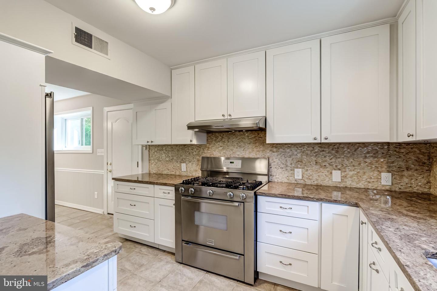 8817 GATESHEAD RD, ALEXANDRIA, Virginia 22309, 4 Bedrooms Bedrooms, ,4 BathroomsBathrooms,Residential,For sale,8817 GATESHEAD RD,VAFX2273778 MLS # VAFX2273778