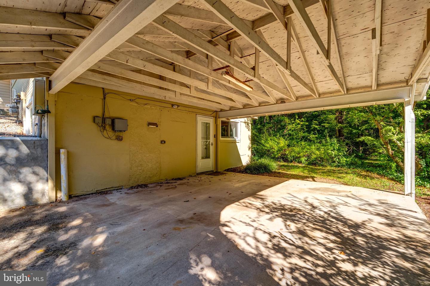 8817 GATESHEAD RD, ALEXANDRIA, Virginia 22309, 4 Bedrooms Bedrooms, ,4 BathroomsBathrooms,Residential,For sale,8817 GATESHEAD RD,VAFX2273778 MLS # VAFX2273778