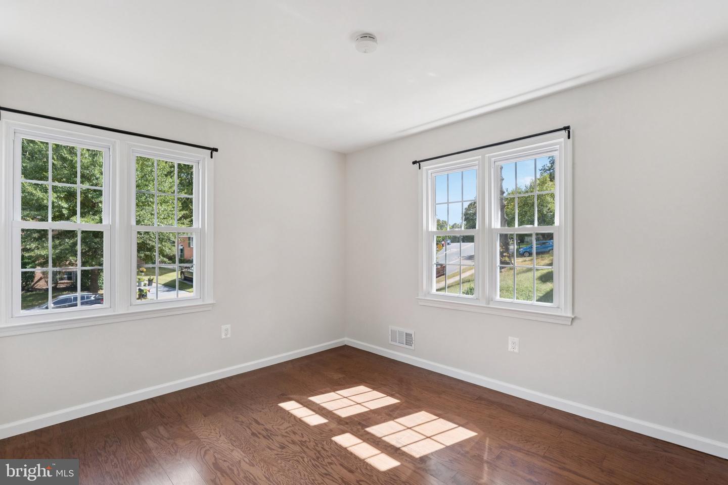 12526 OAKWOOD DR, WOODBRIDGE, Virginia 22192, 4 Bedrooms Bedrooms, ,2 BathroomsBathrooms,Residential,For sale,12526 OAKWOOD DR,VAPW2105798 MLS # VAPW2105798
