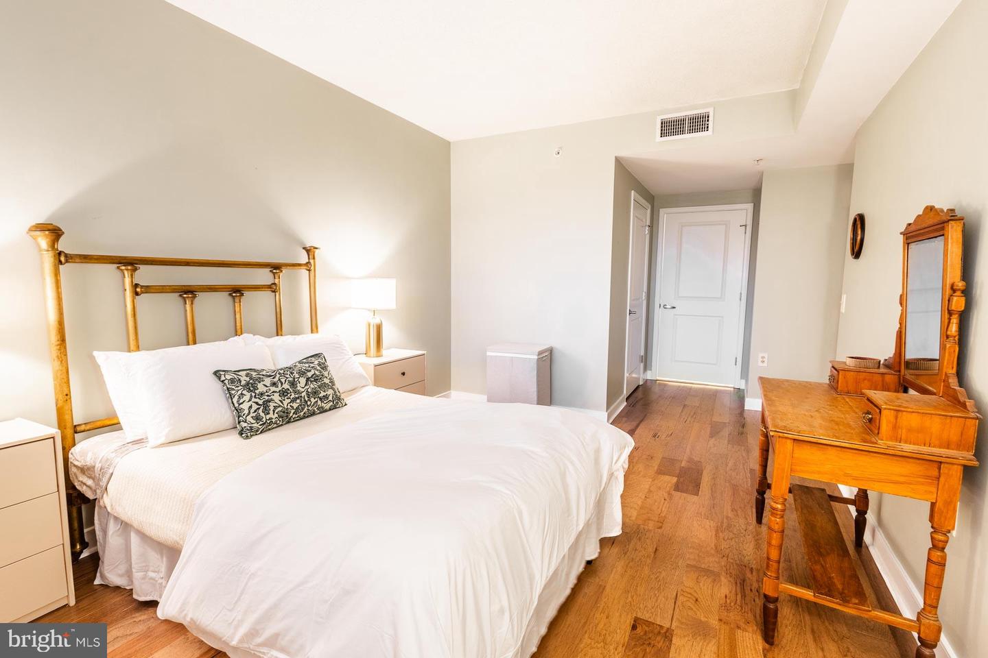 555 MASSACHUSETTS AVE NW #217, WASHINGTON, District Of Columbia 20001, 2 Bedrooms Bedrooms, ,1 BathroomBathrooms,Residential,For sale,555 MASSACHUSETTS AVE NW #217,DCDC2226474 MLS # DCDC2226474