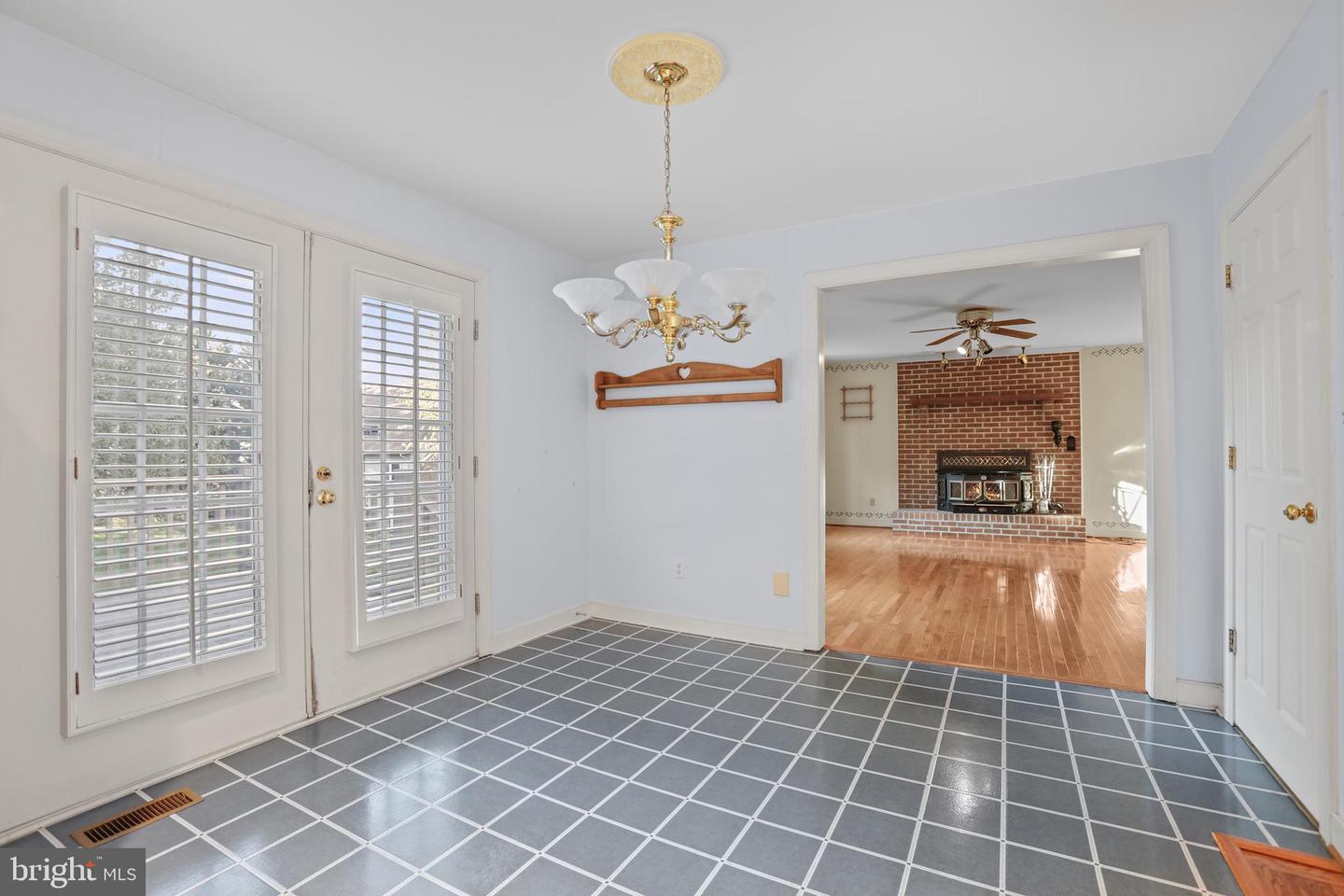 11 N POINTE DR, FREDERICKSBURG, Virginia 22405, 4 Bedrooms Bedrooms, ,3 BathroomsBathrooms,Residential,For sale,11 N POINTE DR,VAST2043426 MLS # VAST2043426