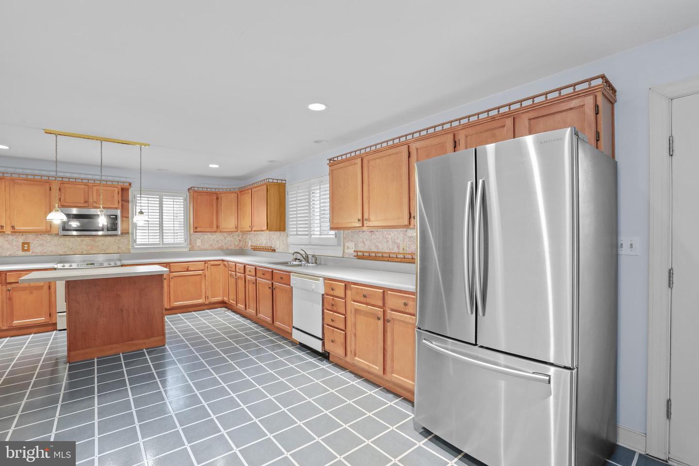 11 N POINTE DR, FREDERICKSBURG, Virginia 22405, 4 Bedrooms Bedrooms, ,3 BathroomsBathrooms,Residential,For sale,11 N POINTE DR,VAST2043426 MLS # VAST2043426
