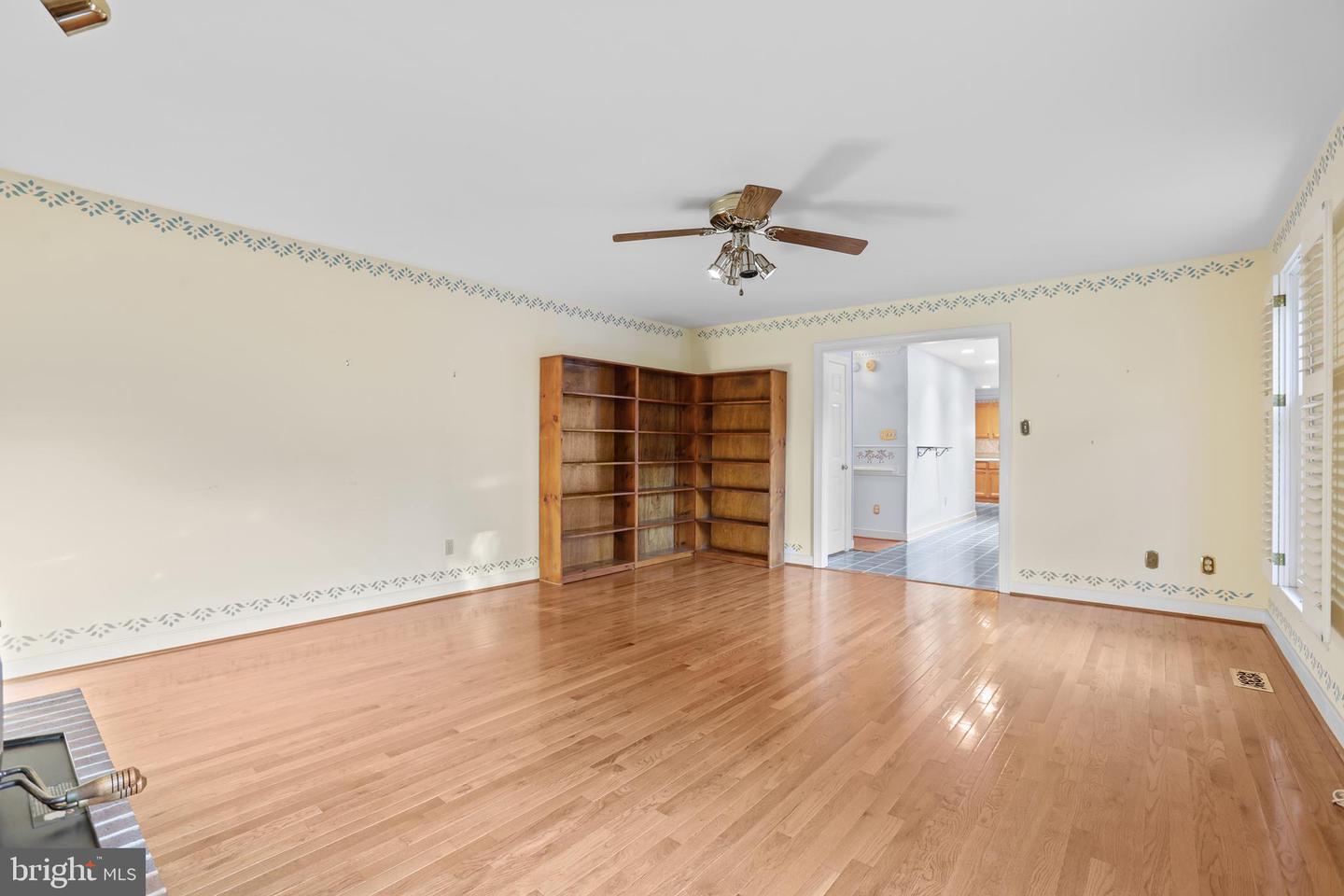 11 N POINTE DR, FREDERICKSBURG, Virginia 22405, 4 Bedrooms Bedrooms, ,3 BathroomsBathrooms,Residential,For sale,11 N POINTE DR,VAST2043426 MLS # VAST2043426