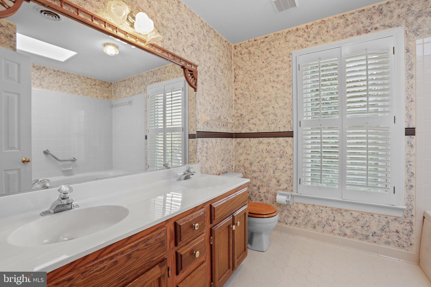11 N POINTE DR, FREDERICKSBURG, Virginia 22405, 4 Bedrooms Bedrooms, ,3 BathroomsBathrooms,Residential,For sale,11 N POINTE DR,VAST2043426 MLS # VAST2043426