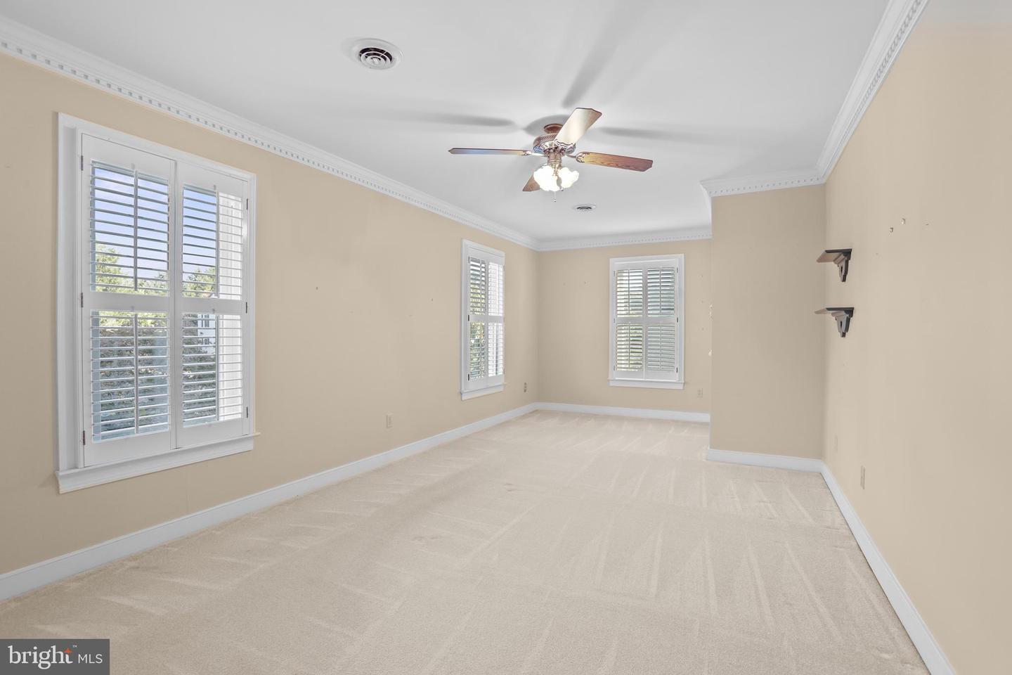 11 N POINTE DR, FREDERICKSBURG, Virginia 22405, 4 Bedrooms Bedrooms, ,3 BathroomsBathrooms,Residential,For sale,11 N POINTE DR,VAST2043426 MLS # VAST2043426