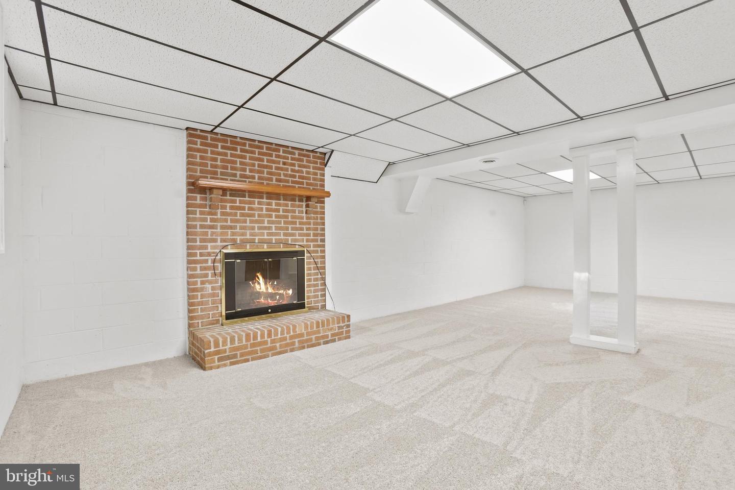 11 N POINTE DR, FREDERICKSBURG, Virginia 22405, 4 Bedrooms Bedrooms, ,3 BathroomsBathrooms,Residential,For sale,11 N POINTE DR,VAST2043426 MLS # VAST2043426