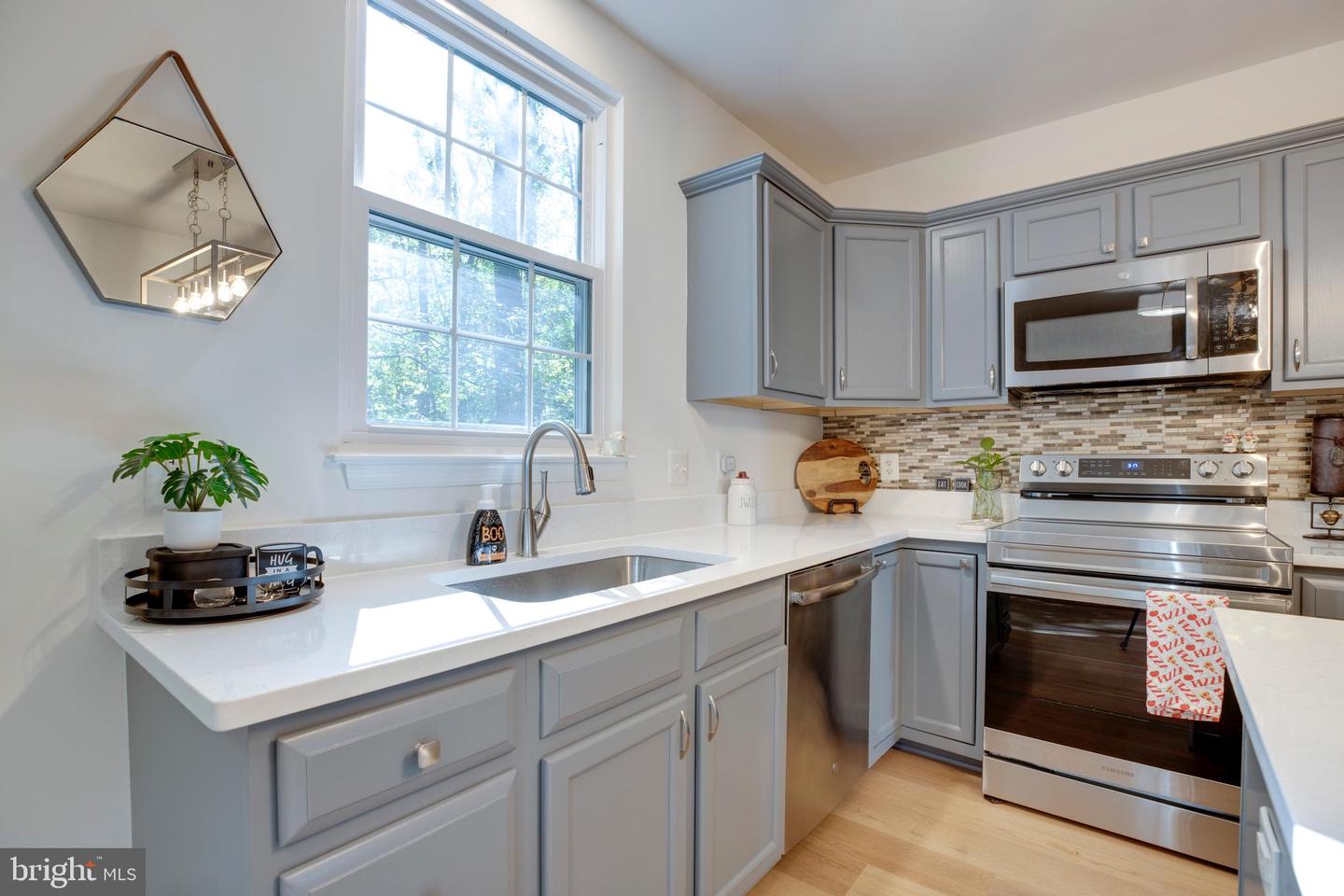 14883 BUTTONWOOD CT, WOODBRIDGE, Virginia 22193, 4 Bedrooms Bedrooms, ,3 BathroomsBathrooms,Residential,For sale,14883 BUTTONWOOD CT,VAPW2105814 MLS # VAPW2105814