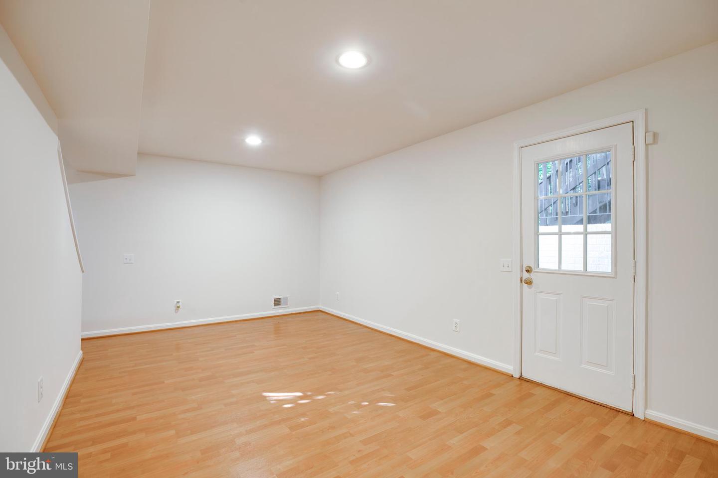 14883 BUTTONWOOD CT, WOODBRIDGE, Virginia 22193, 4 Bedrooms Bedrooms, ,3 BathroomsBathrooms,Residential,For sale,14883 BUTTONWOOD CT,VAPW2105814 MLS # VAPW2105814