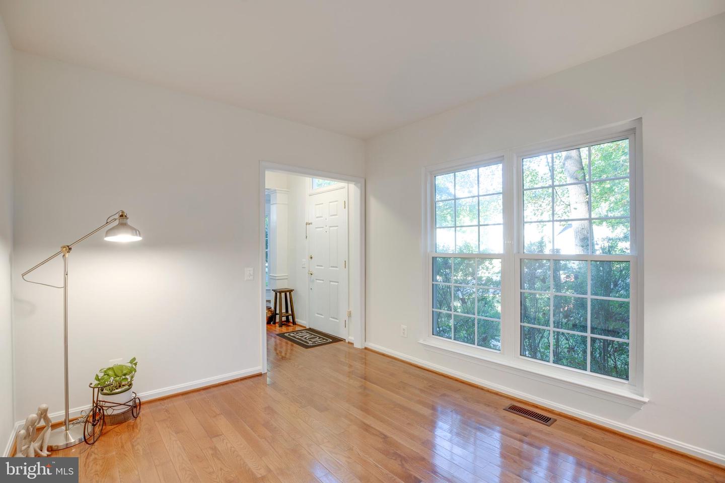 14883 BUTTONWOOD CT, WOODBRIDGE, Virginia 22193, 4 Bedrooms Bedrooms, ,3 BathroomsBathrooms,Residential,For sale,14883 BUTTONWOOD CT,VAPW2105814 MLS # VAPW2105814