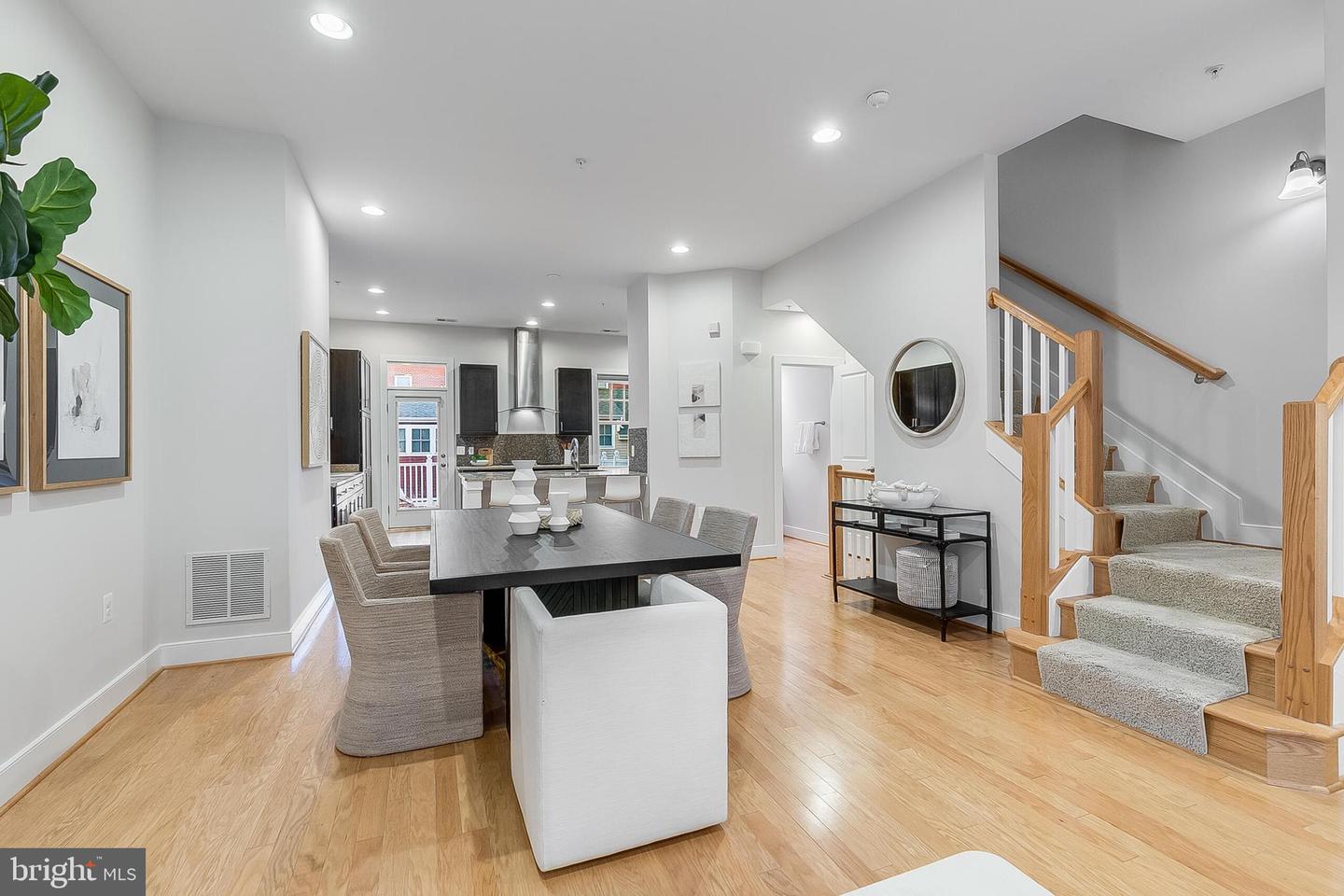 710 DIAMOND AVE, ALEXANDRIA, Virginia 22301, 3 Bedrooms Bedrooms, ,3 BathroomsBathrooms,Residential,For sale,710 DIAMOND AVE,VAAX2050730 MLS # VAAX2050730