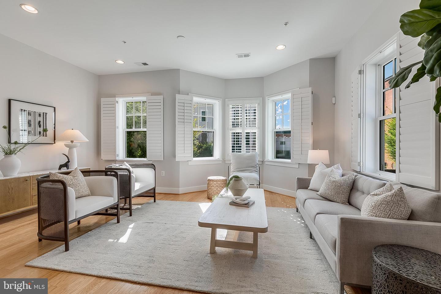 710 DIAMOND AVE, ALEXANDRIA, Virginia 22301, 3 Bedrooms Bedrooms, ,3 BathroomsBathrooms,Residential,For sale,710 DIAMOND AVE,VAAX2050730 MLS # VAAX2050730