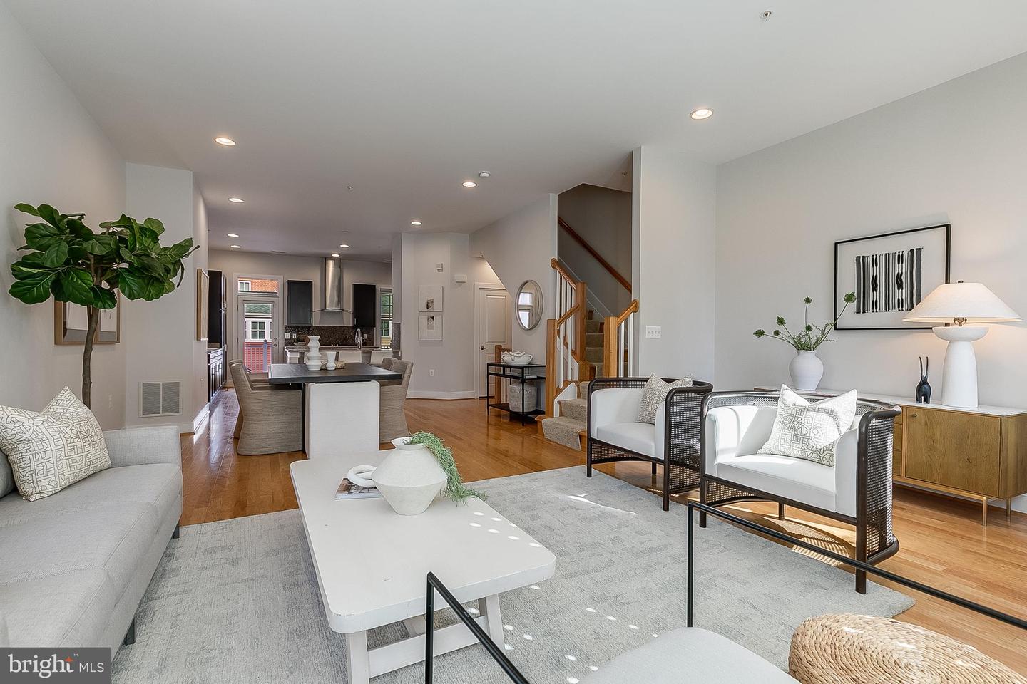 710 DIAMOND AVE, ALEXANDRIA, Virginia 22301, 3 Bedrooms Bedrooms, ,3 BathroomsBathrooms,Residential,For sale,710 DIAMOND AVE,VAAX2050730 MLS # VAAX2050730